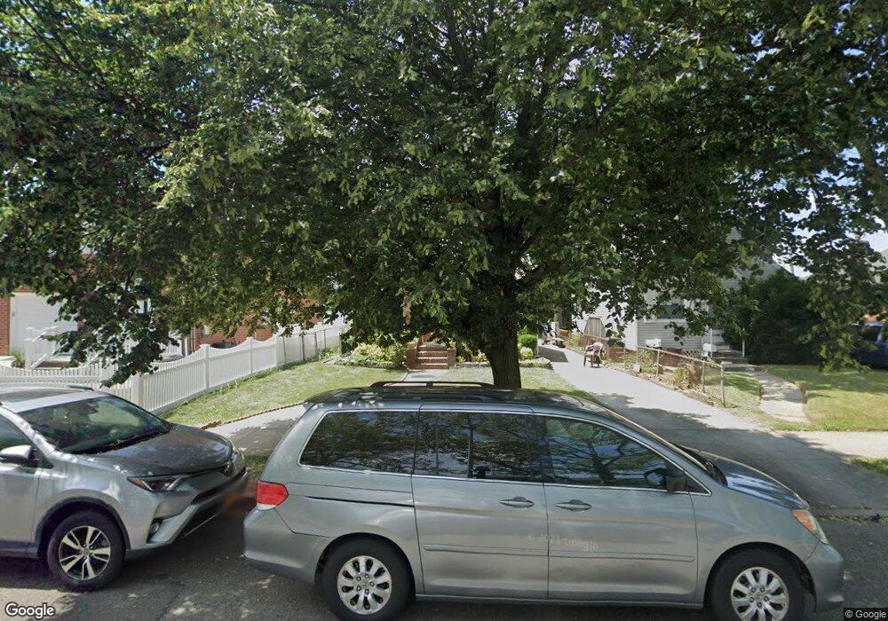 8148 256th St, Glen Oaks, NY 11004 - photo 1