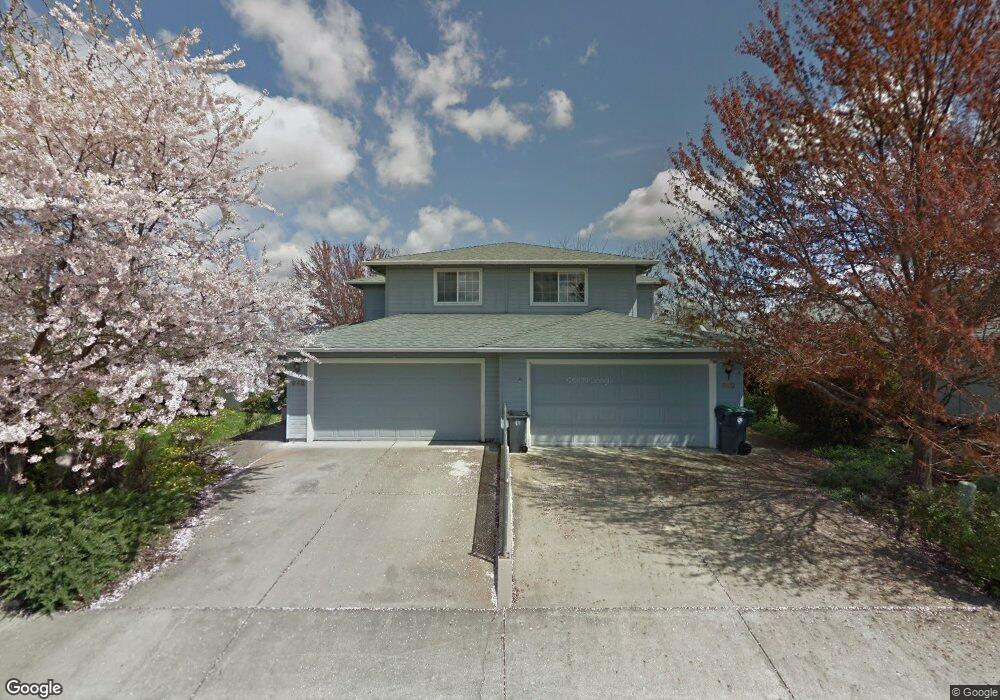 950 Glengrove Ave, Central Point, OR 97502 - photo 1