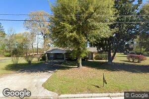 216 Fairview Rd SW, Camden, AR 71701