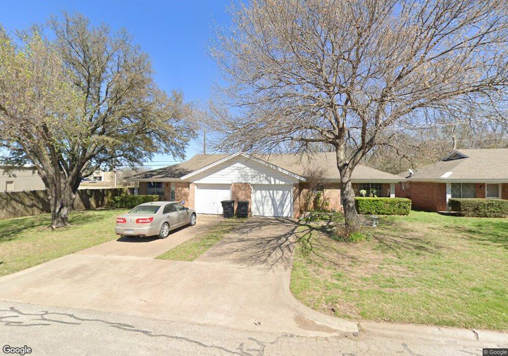 1101 Tanglewood Dr, Cleburne, TX 76033 - photo 1
