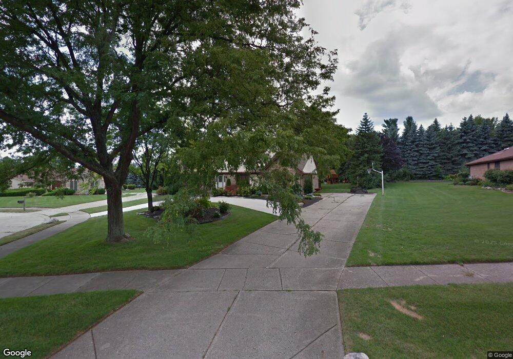 2445 Claymont Dr, Troy, MI 48098 - photo 1