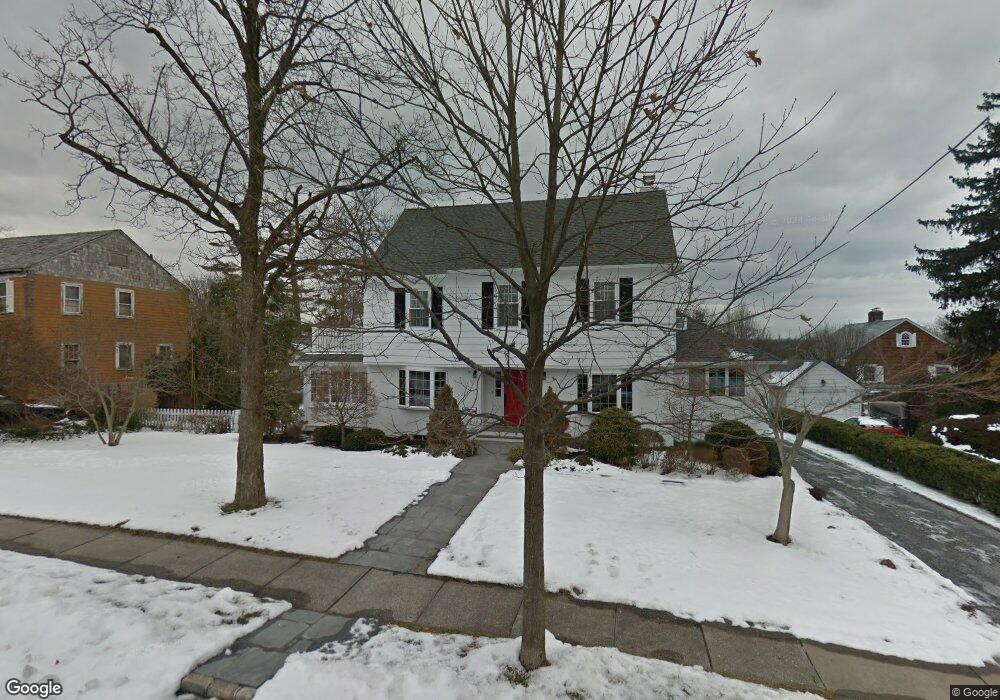 249 Hollywood Ave, Little Neck, NY 11363 - photo 1