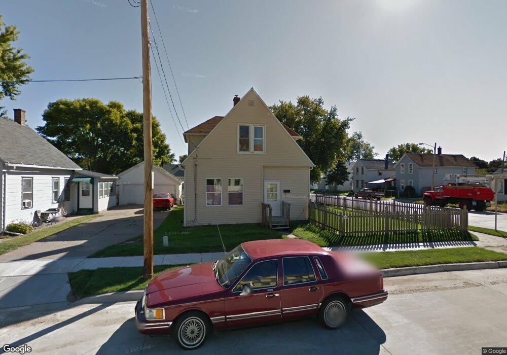 703 Wilkes Ave, Davenport, IA 52802 - photo 1