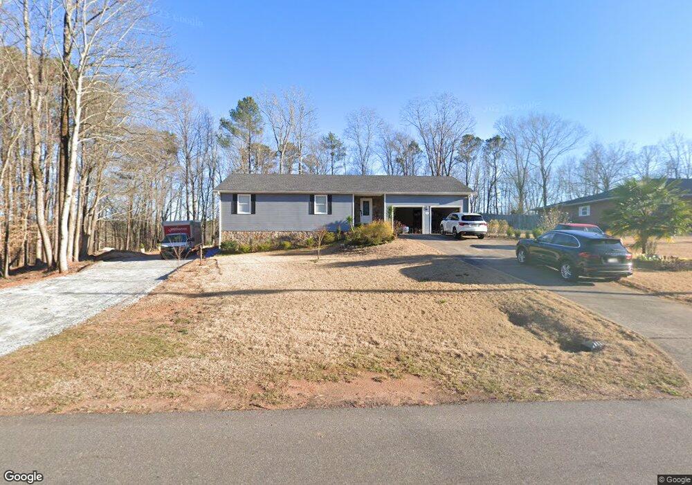 586 Virginia Ave, Suwanee, GA 30024 - photo 1
