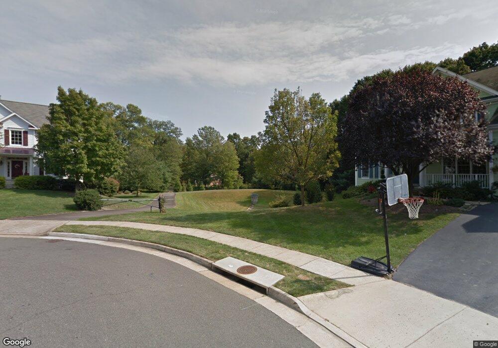 3585 Sharpes Meadow Ln, Fairfax, VA 22030 - photo 1