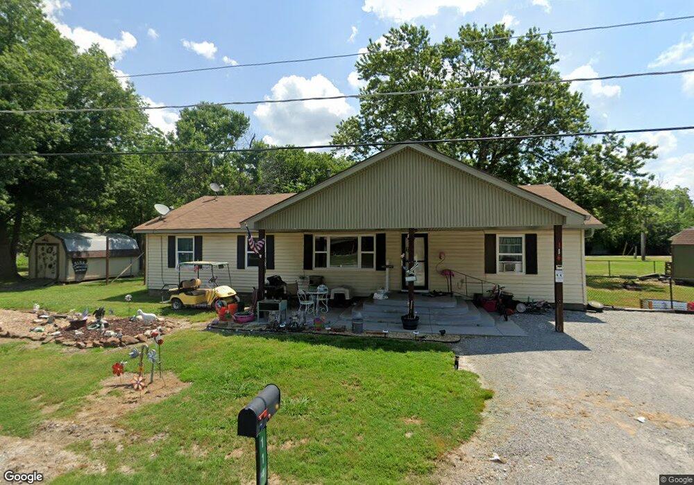 114 N 3rd St, Chouteau, OK 74337 - photo 1