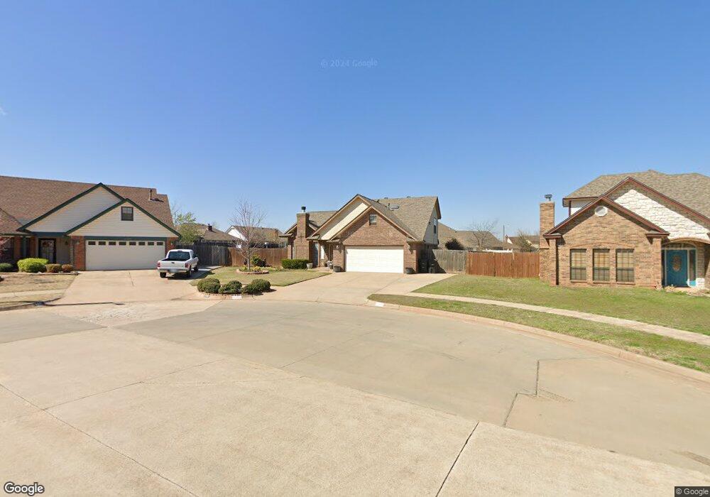 1105 NE 9th Ct, Moore, OK 73160 - photo 1
