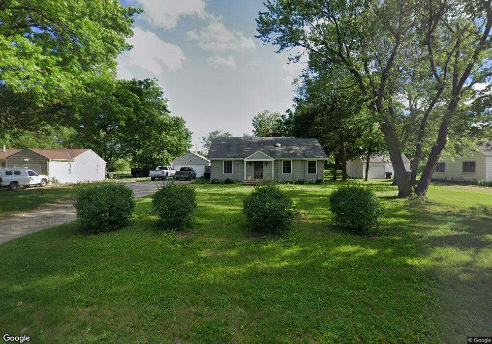 1829 SW 33rd St, Topeka, KS 66611 - photo 1