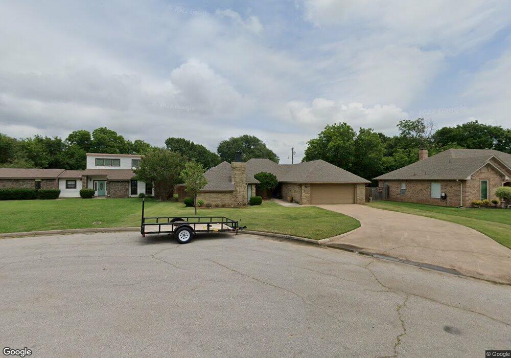 906 Surrey Dr, Ardmore, OK 73401 - photo 1