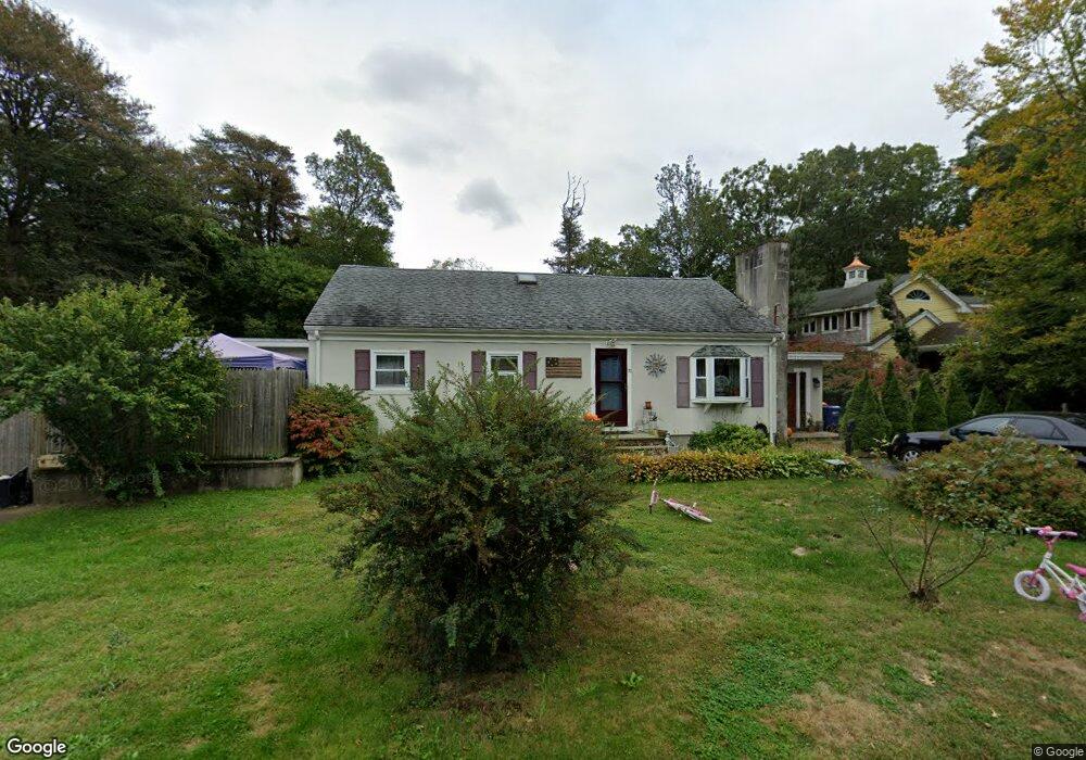 31 Day St, Fairhaven, MA 02719 - photo 1