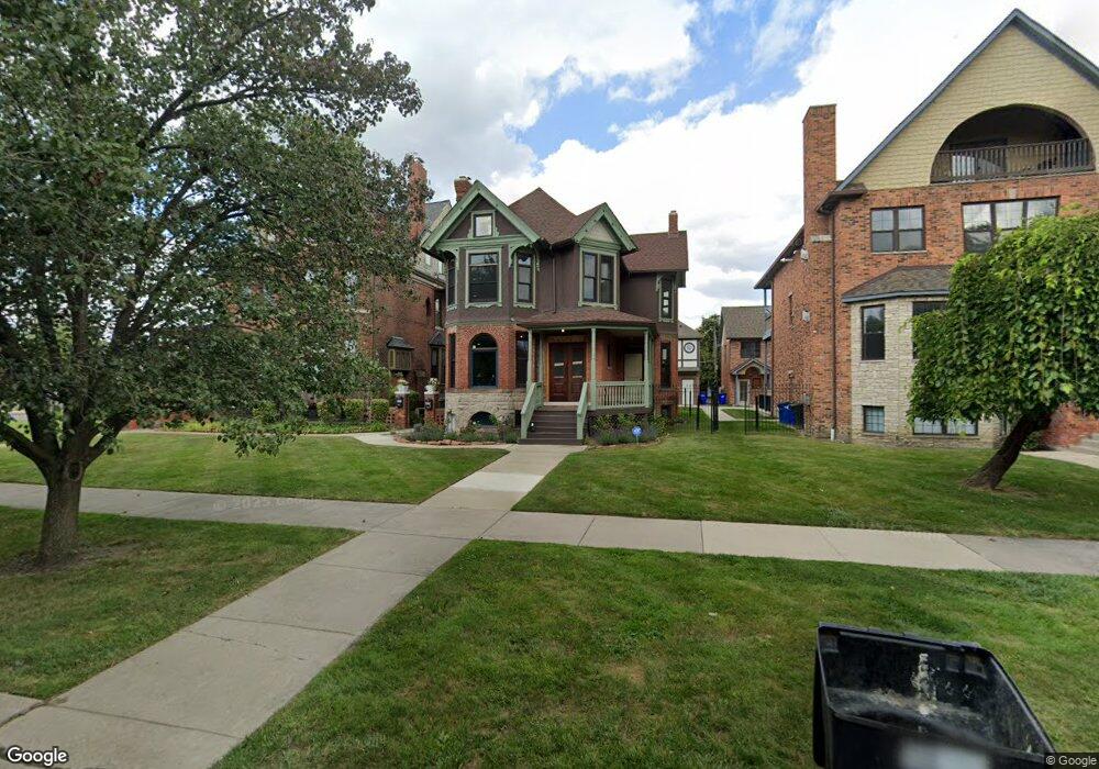 423 E Ferry St, Detroit, MI 48202 - photo 1