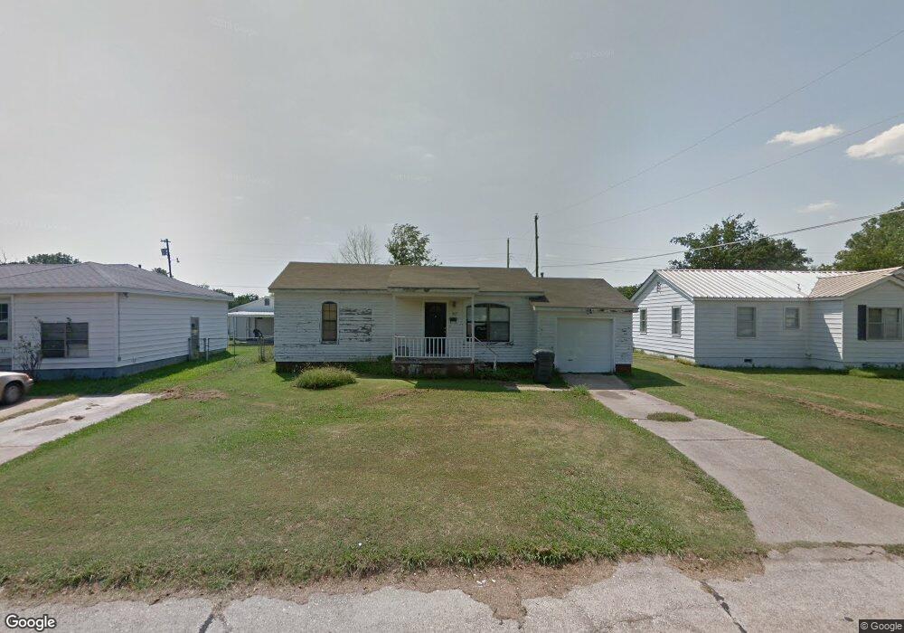 1827 Comanche St, Ardmore, OK 73401 - photo 1