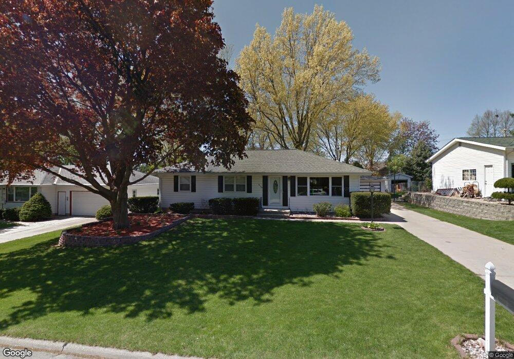 2100 Hughes Dr SW, Cedar Rapids, IA 52404 - photo 1