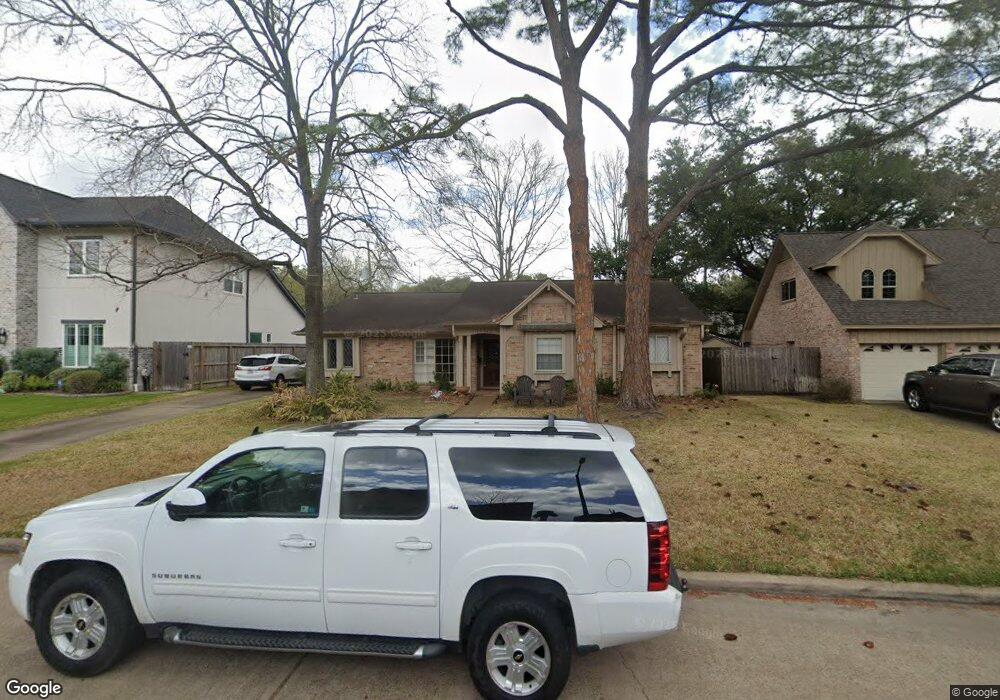 13822 Saint Marys Ln, Houston, TX 77079 - photo 1