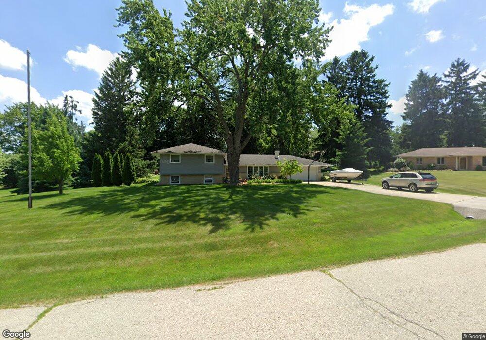 14425 Andrew Jackson Ct, Elm Grove, WI 53122 - photo 1