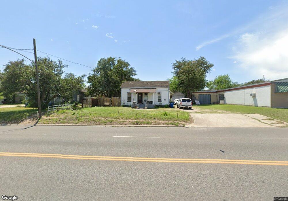 1007 N Washington St, Beeville, TX 78102 - photo 1