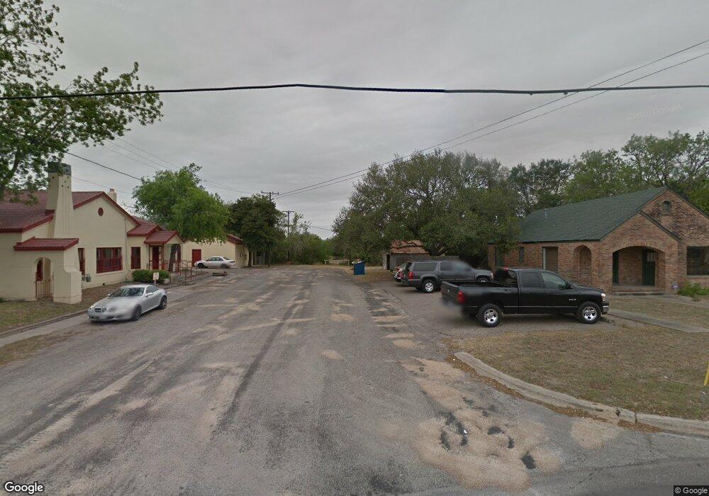 1217 N Washington St, Beeville, TX 78102 - photo 1