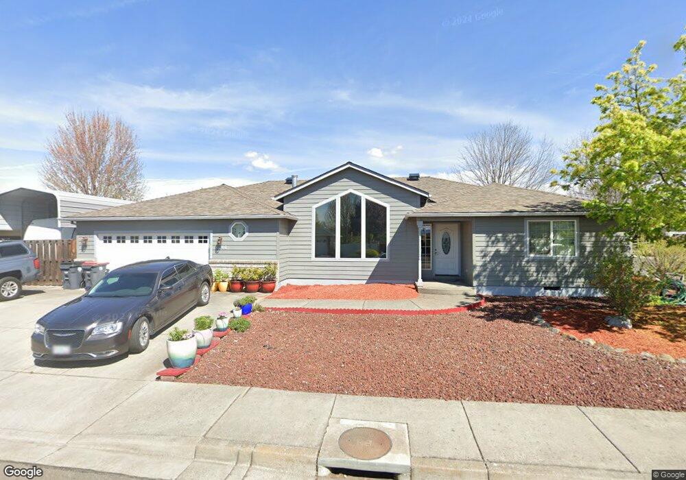 1646 Scofield St, Central Point, OR 97502 - photo 1