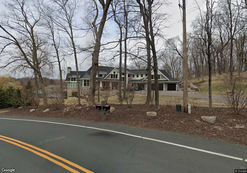 18320 Breezy Point Rd, Wayzata, MN 55391 - photo 1