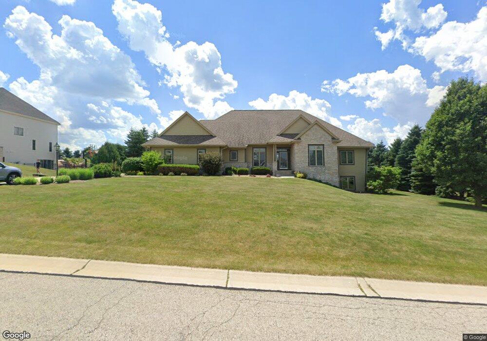 W273N6197 Basham Ln, Sussex, WI 53089 - photo 1