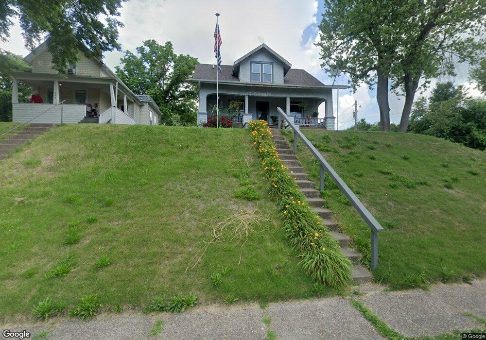 902 W 8th St, Davenport, IA 52802 - photo 1