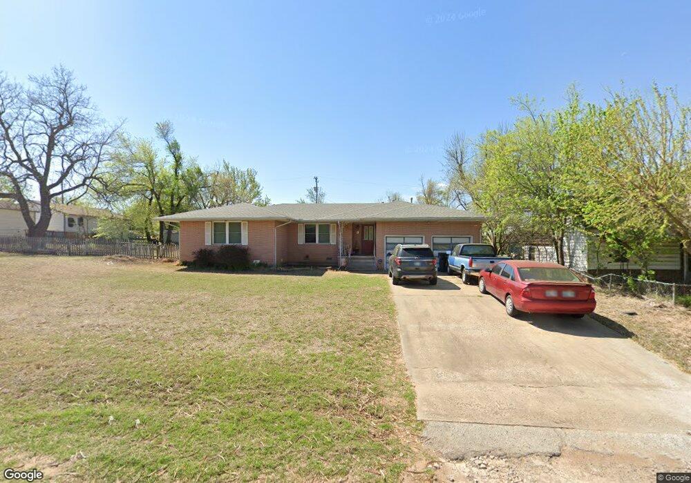 914 W Broadway St, McLoud, OK 74851 - photo 1