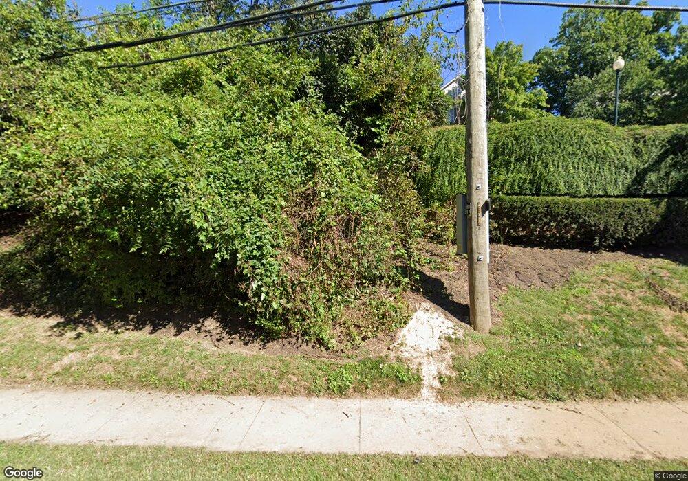 7941 Foxcrest Ct, Potomac, MD 20854 - photo 1