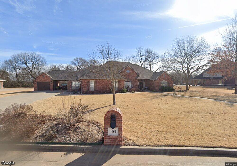 1121 Inverness Cir, Shawnee, OK 74801 - photo 1