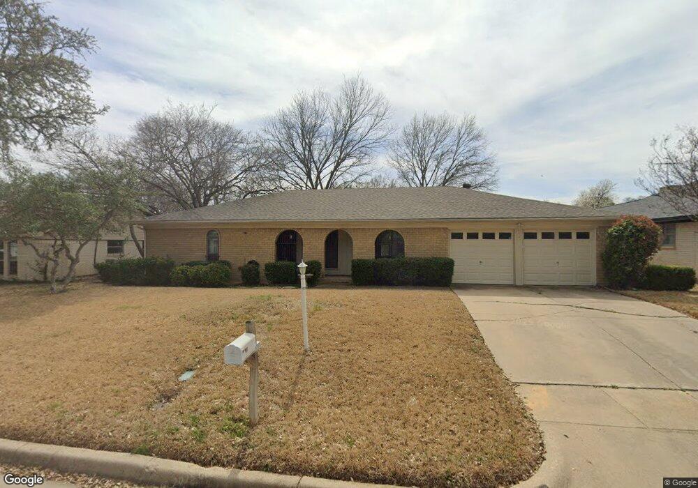 4037 Aragon Dr, Fort Worth, TX 76133 - photo 1