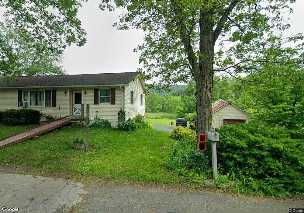 209 E Schmaltzdahl Rd, New Ringgold, PA 17960 - photo 1
