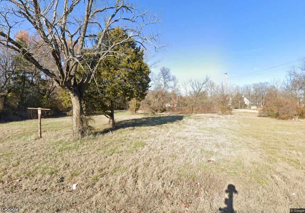 2505 Morton Ave, Parsons, KS 67357 - photo 1