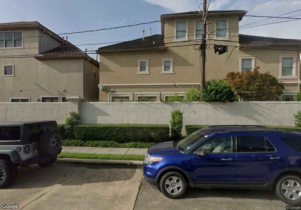 7707 N Hunters Creekway Dr, Houston, TX 77055 - photo 1