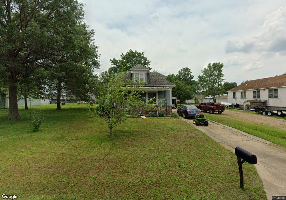 3008 Appleton Ave, Parsons, KS 67357 - photo 1