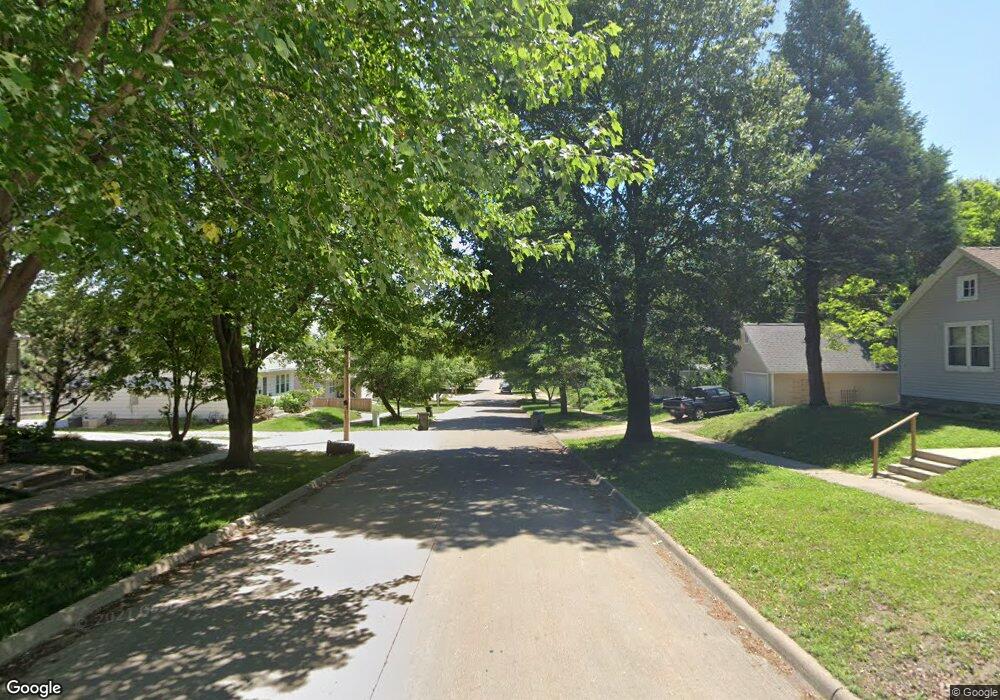 609-609 1/2 W 10th St, Cedar Falls, IA 50613 - photo 1