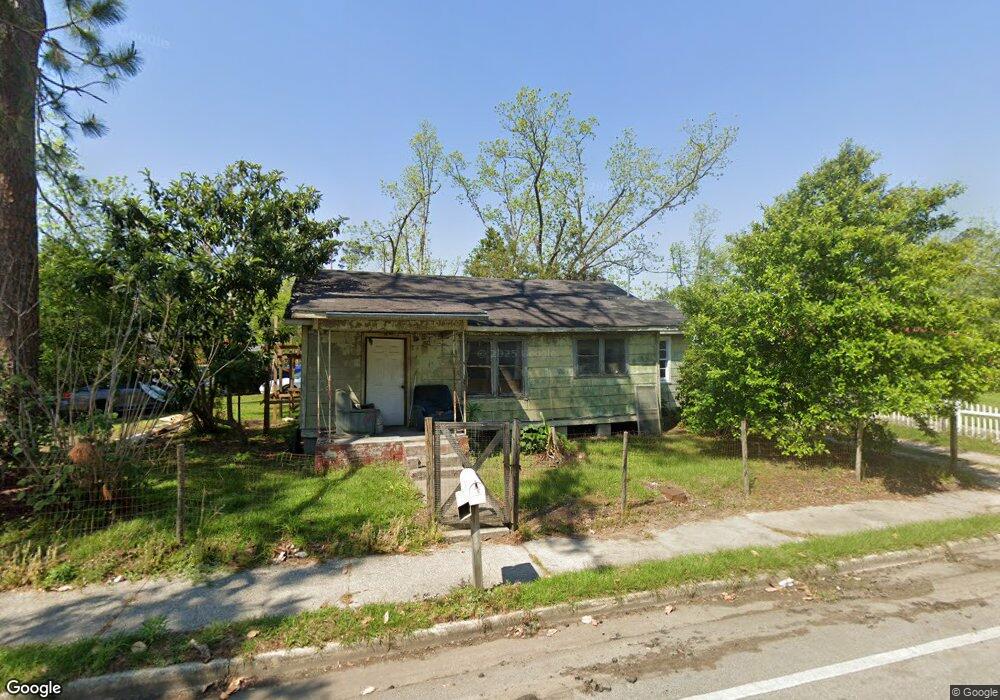611 Magnolia St, Douglas, GA 31533 - photo 1
