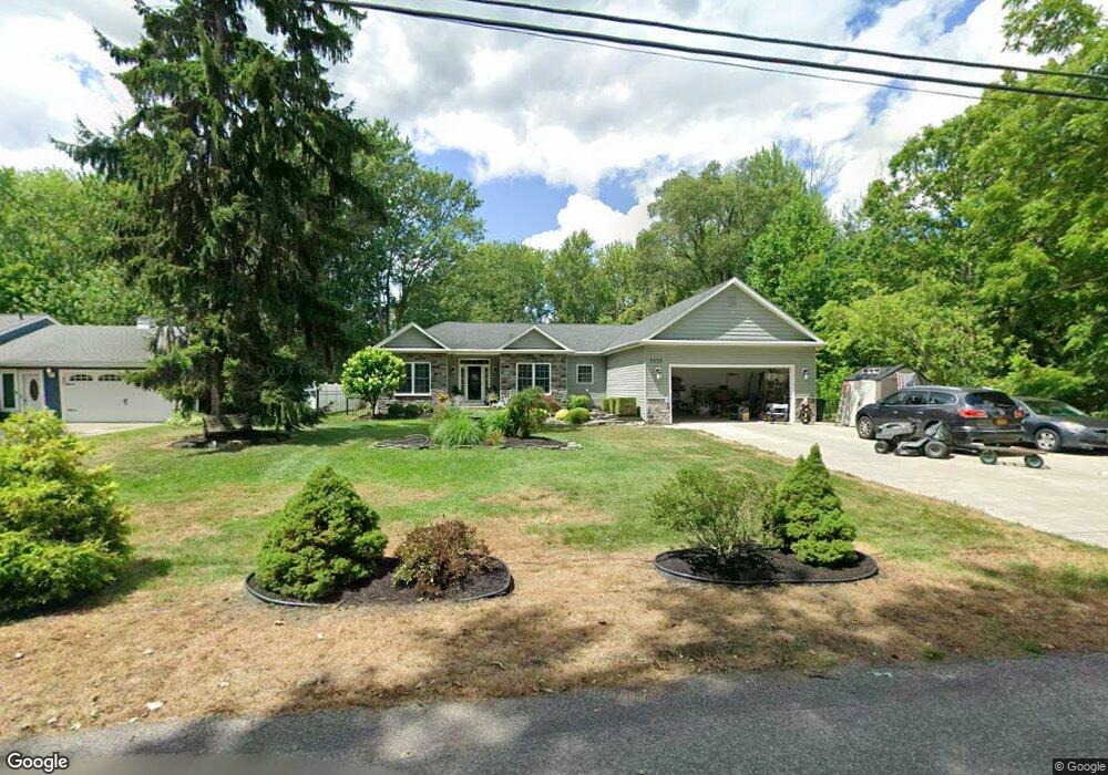 7272 Knoll Dr, North Tonawanda, NY 14120 - photo 1