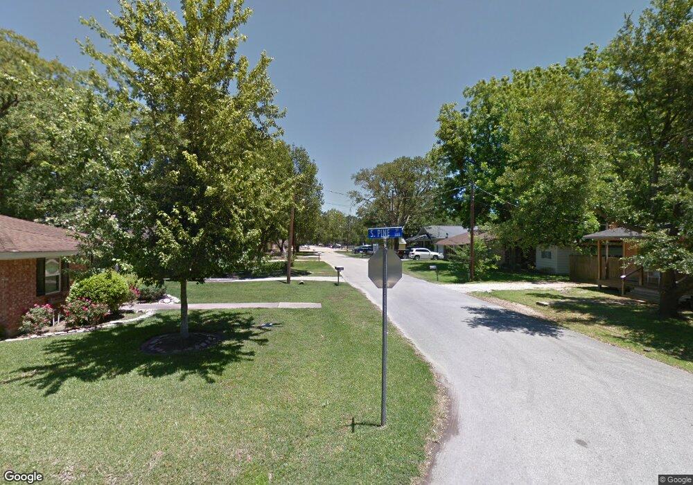 412 S Pine St, Tomball, TX 77375 - photo 1