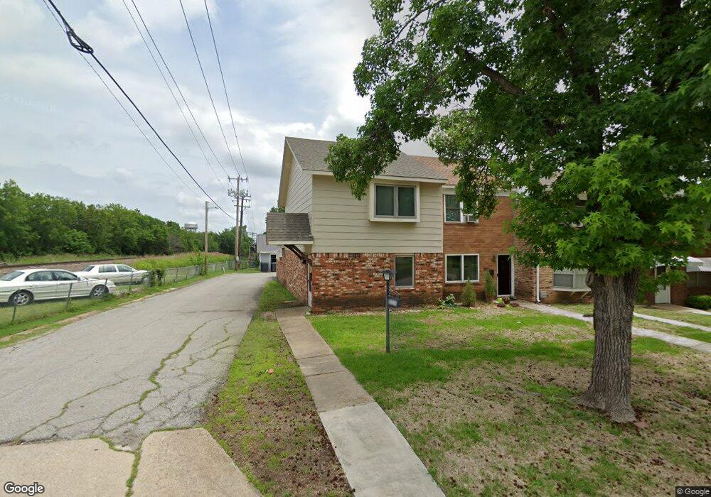 926 P St SW unit 1, Ardmore, OK 73401 - photo 1