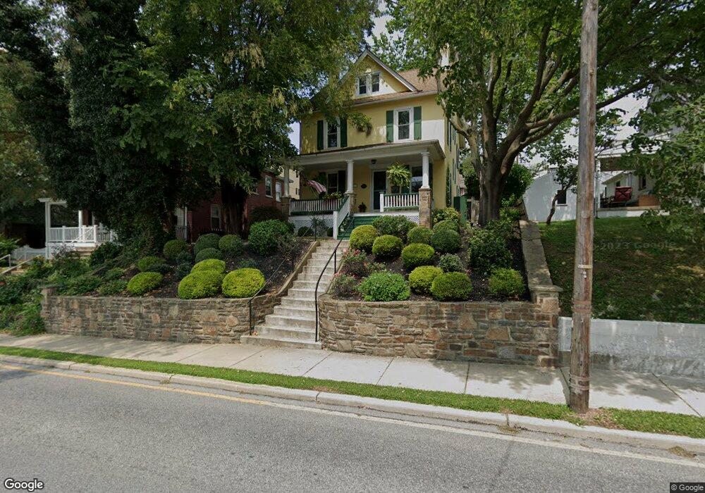 129 W Cypress St, Kennett Square, PA 19348 - photo 1