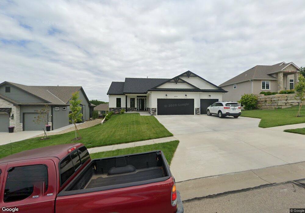 6924 SW 44th St, Topeka, KS 66610 - photo 1