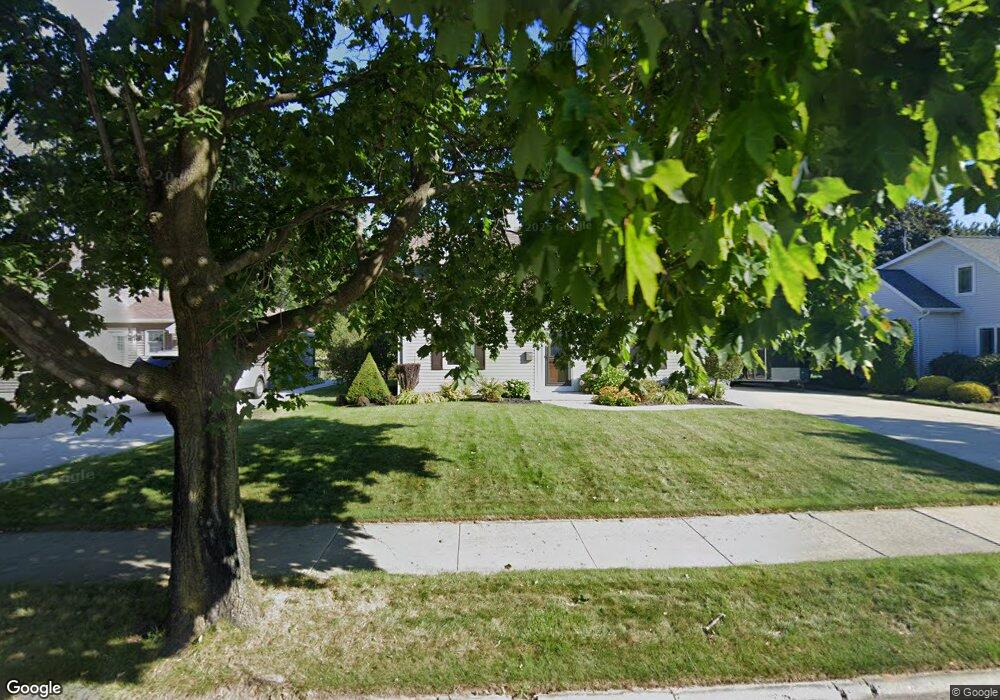 2214 Fairmont St, Manitowoc, WI 54220 - photo 1