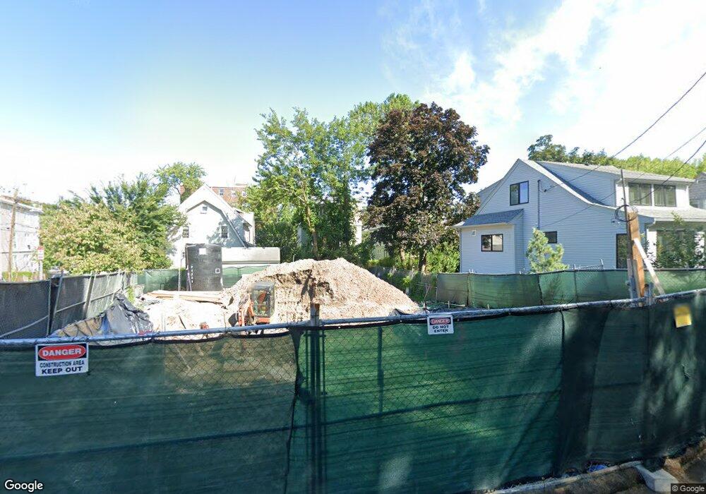 2 Chetwynd Rd, Cambridge, MA 02140 - photo 1