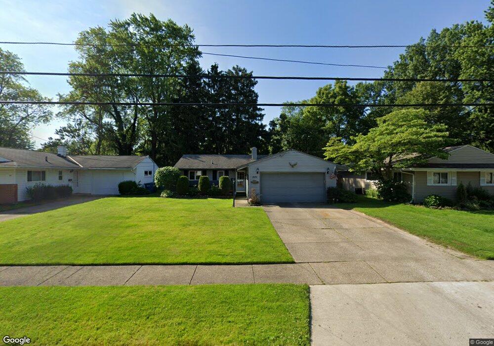 521 Abbyshire Dr, Berea, OH 44017 - photo 1