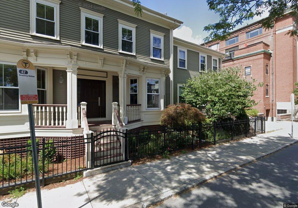 189 Pearl St unit 2, Cambridge, MA 02139 - photo 1