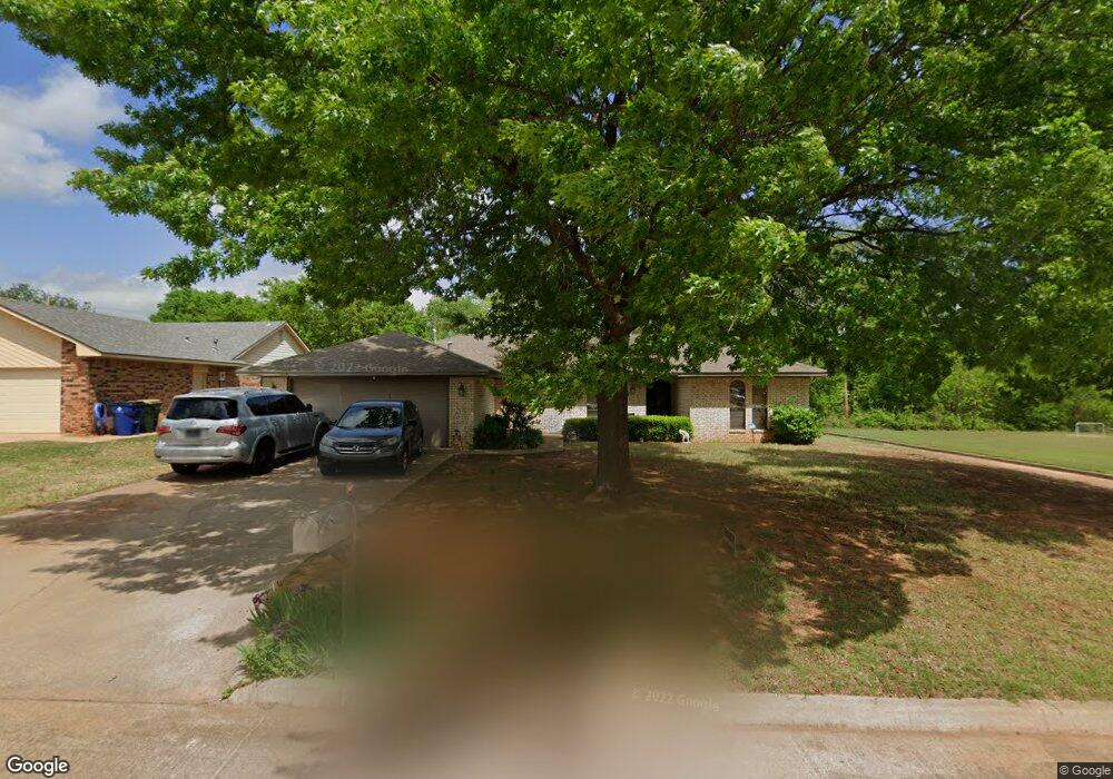 2202 Briarcrest, Duncan, OK 73533 - photo 1