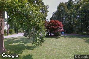 9 Birchwood Ln, Great Neck, NY 11024