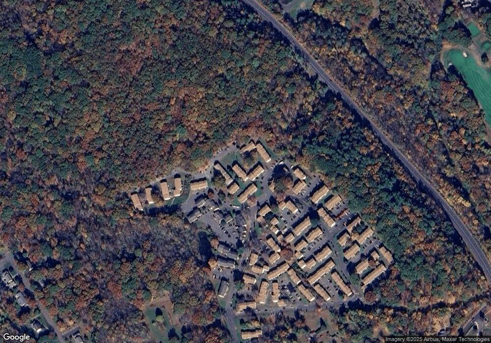 146 Coach Cir unit 1, Naugatuck, CT 06770 - photo 1