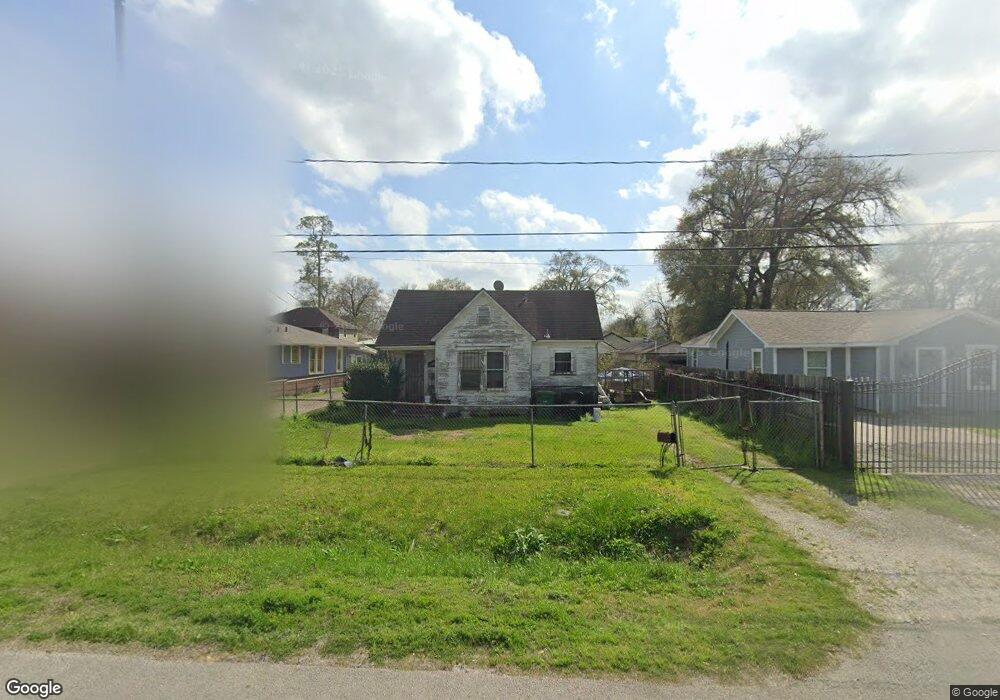 908 Firnat St, Houston, TX 77022 - photo 1