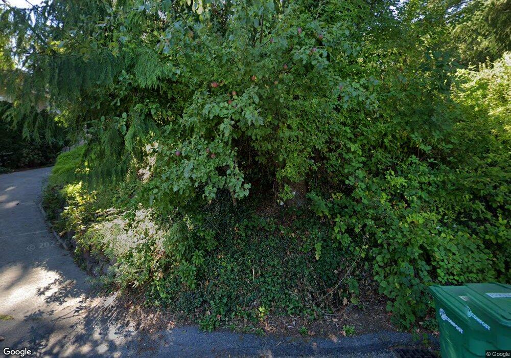 7111 E Mercer Way, Mercer Island, WA 98040 - photo 1