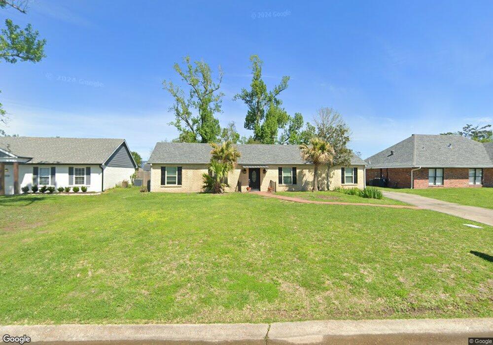 1420 N Chateau Cir, Lake Charles, LA 70605 - photo 1